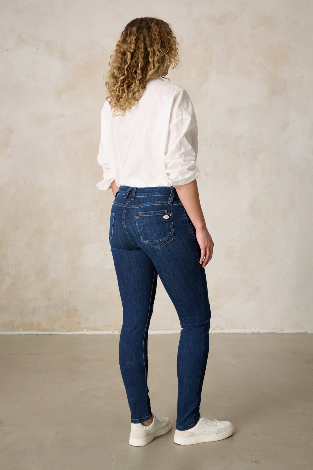 Petra – Slim fit trousers in Danube blue with a low rise