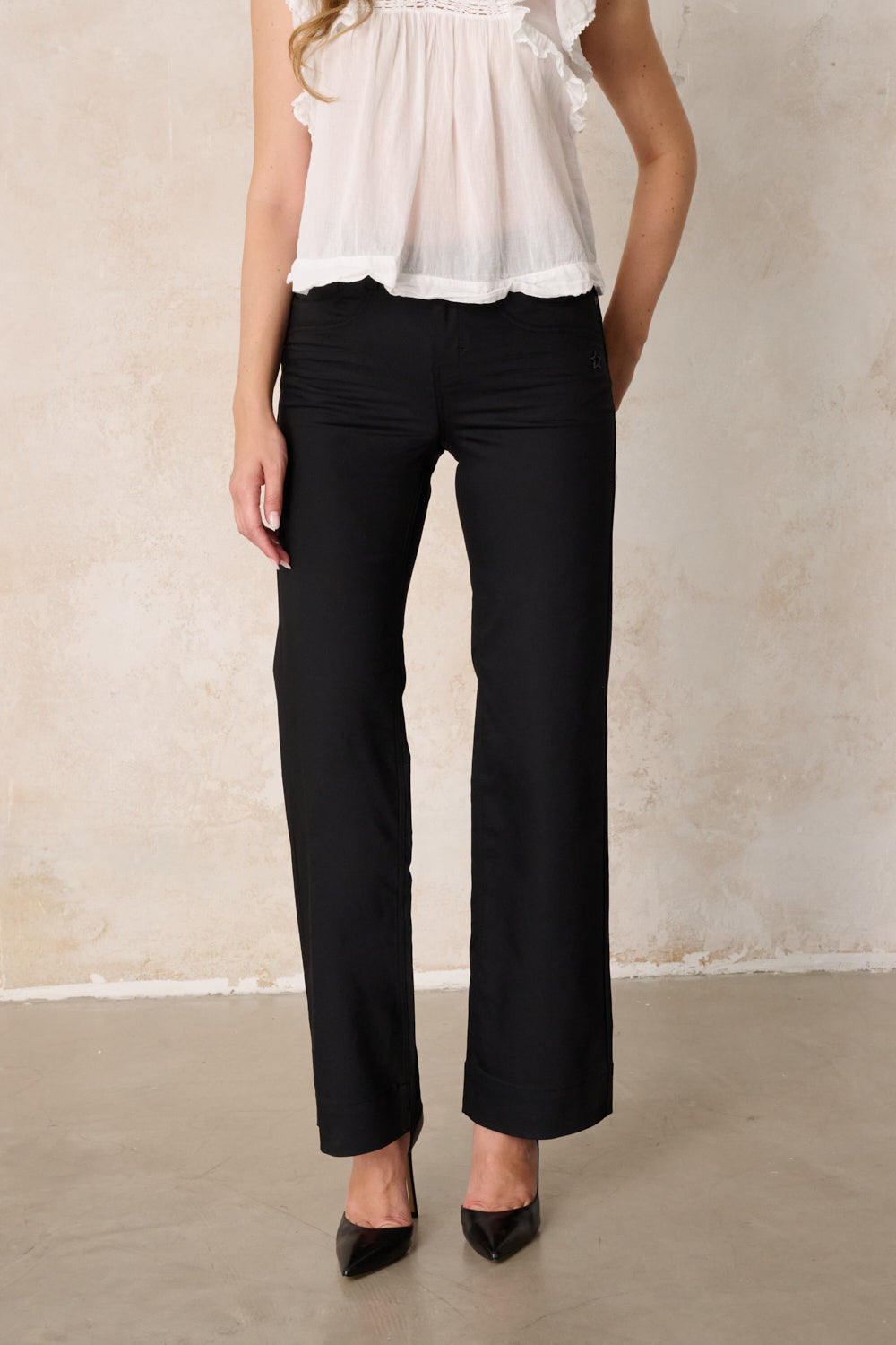 Clara Wide Leg Hose – Glasurschwarz & Techno Stretch, hohe Leibhöhe