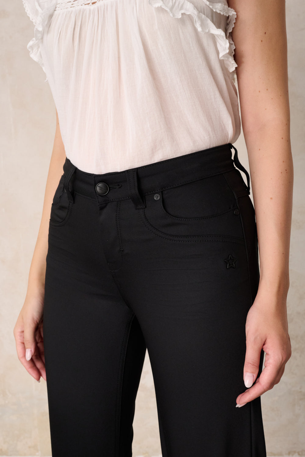 Clara Wide Leg Hose – Glasurschwarz & Techno Stretch, hohe Leibhöhe