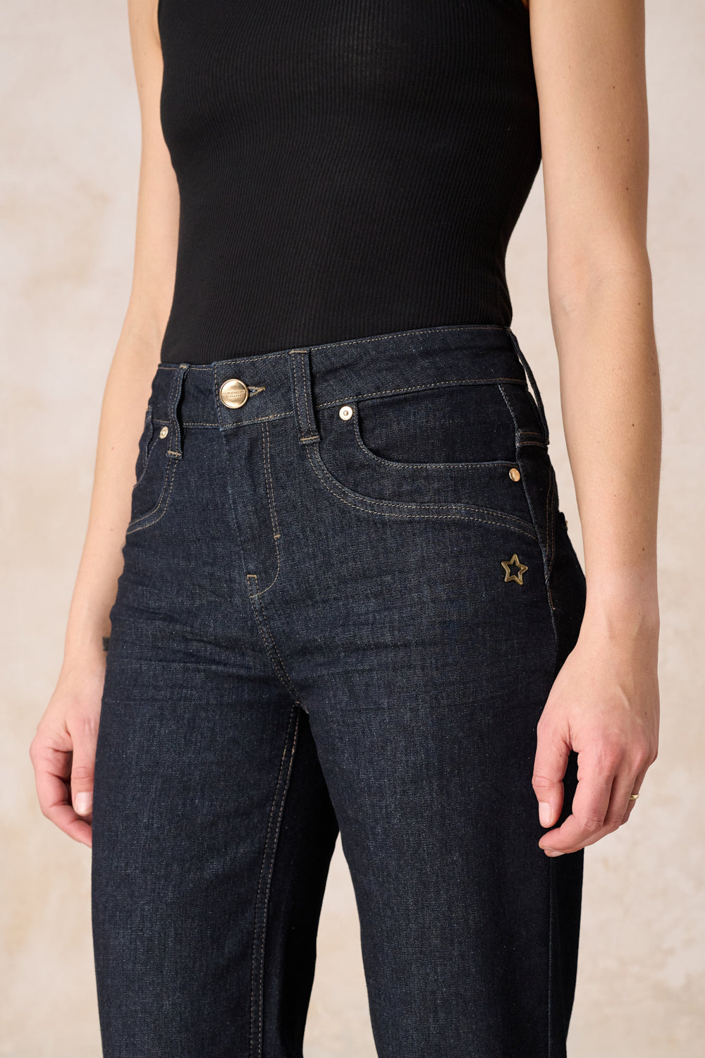 Clara – Flared Jeans in Blauviolett mit hoher Leibhöhe