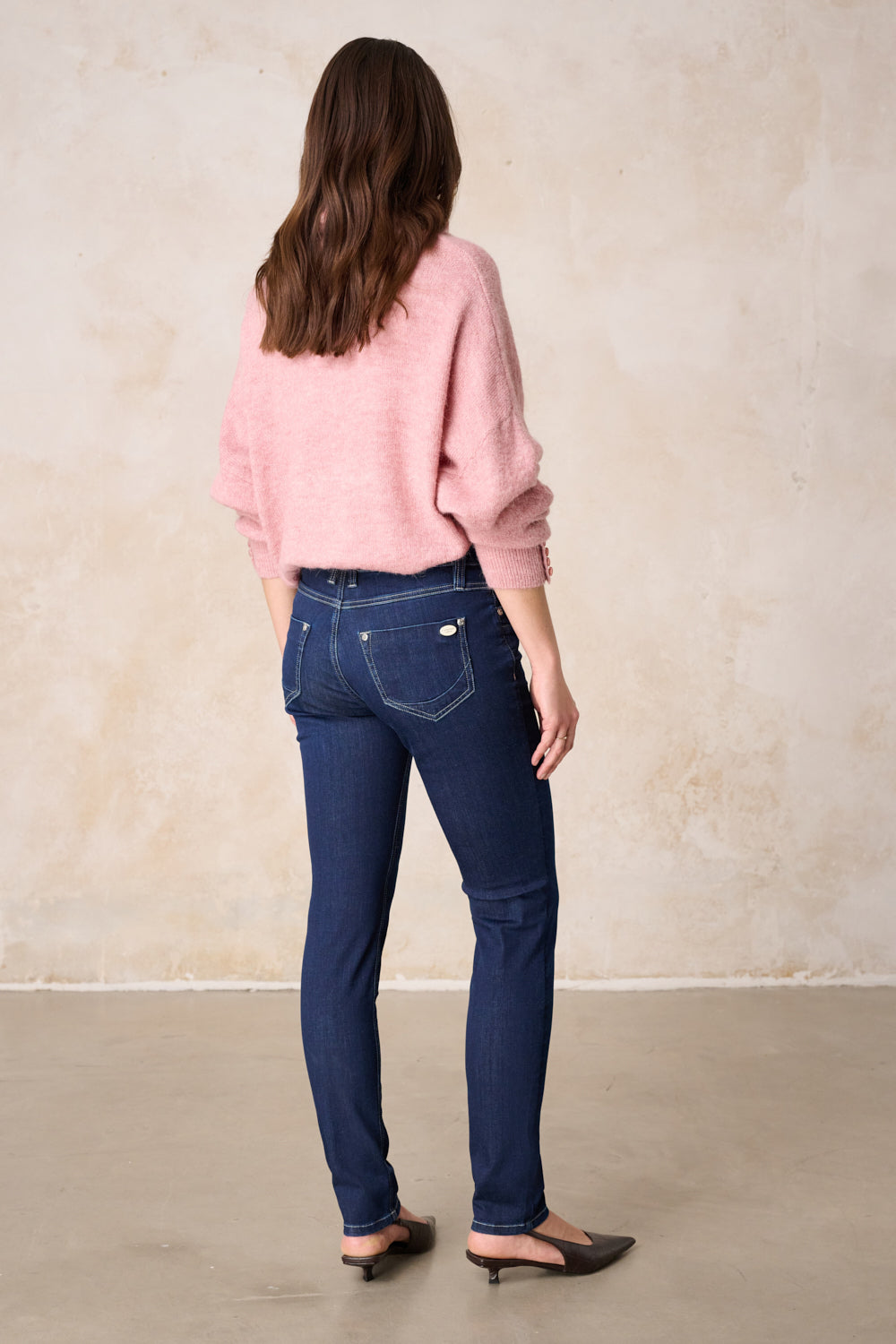 Petra – Slim Fit Jeans in Kühlblau mit niedriger Leibhöhe