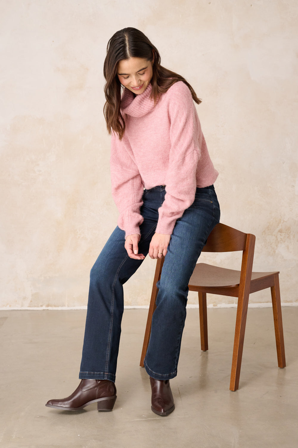 Merle – Straight Leg Jeans in Granitblau mit mittlerer Leibhöhe