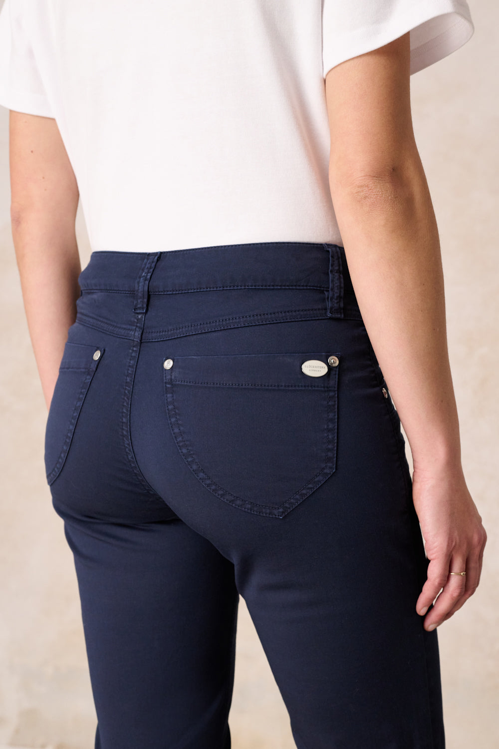 Merle – Slim Fit Bermuda in Royalblau mit mittlerer Leibhöhe