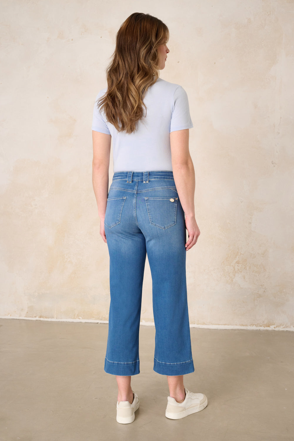 Clara – Flared Jeans in Hageblau mit hoher Leibhöhe