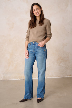 Clara – Flared Jeans in Zeynblau mit hoher Leibhöhe