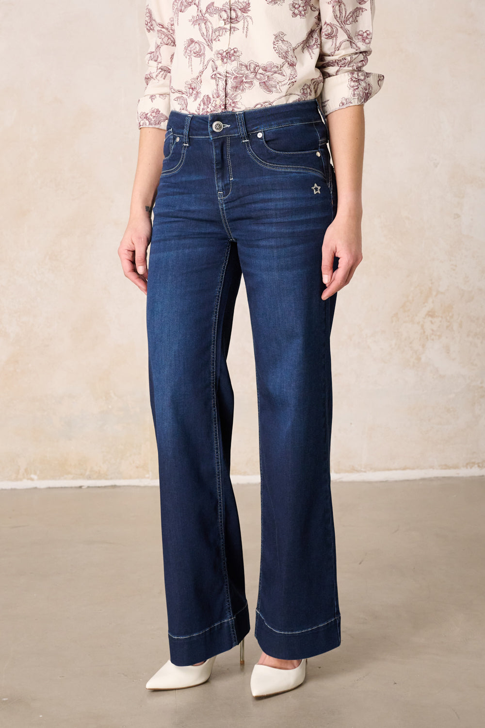 Clara – Flared Jeans in Jeansblau mit hoher Leibhöhe
