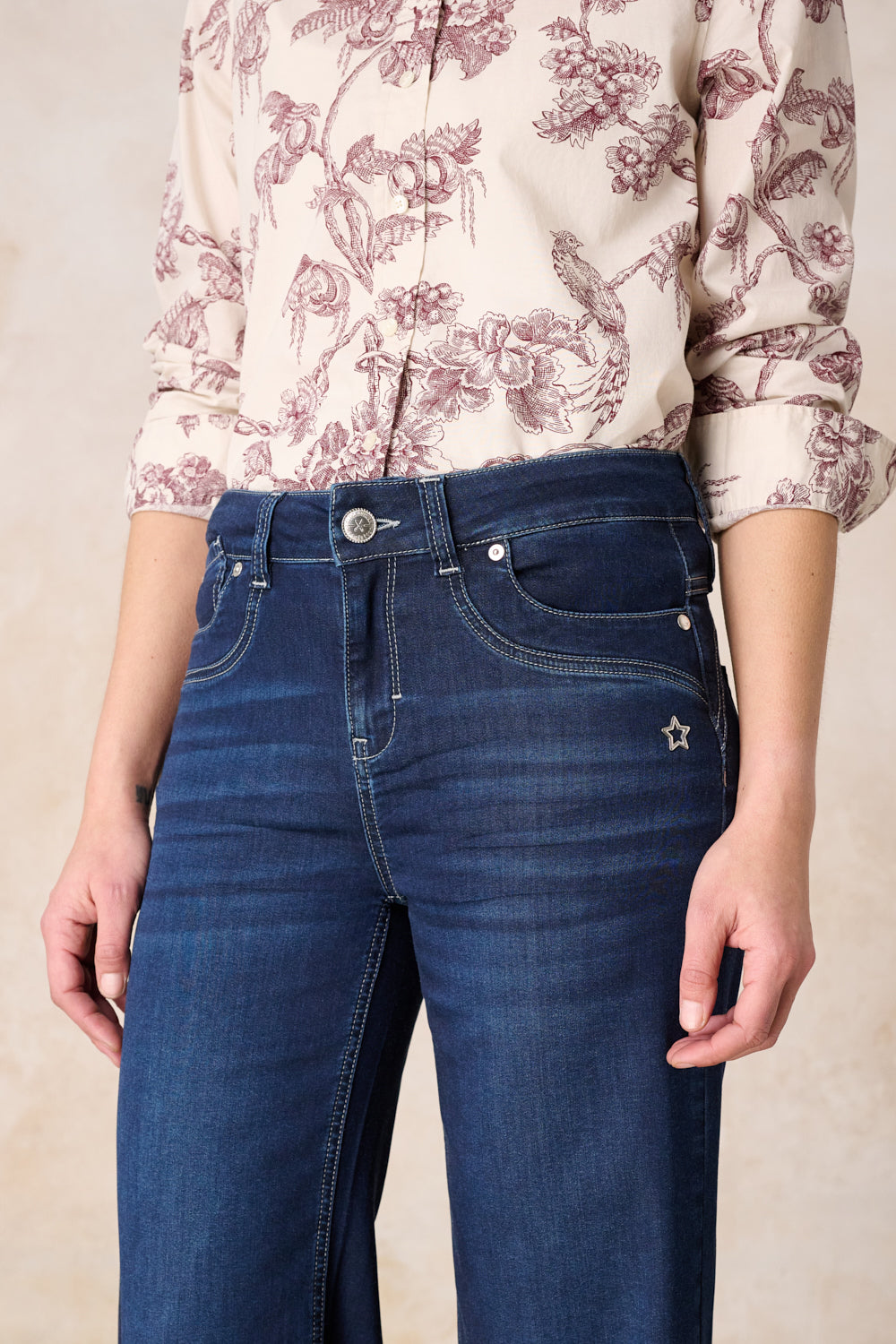 Clara – Flared Jeans in Jeansblau mit hoher Leibhöhe