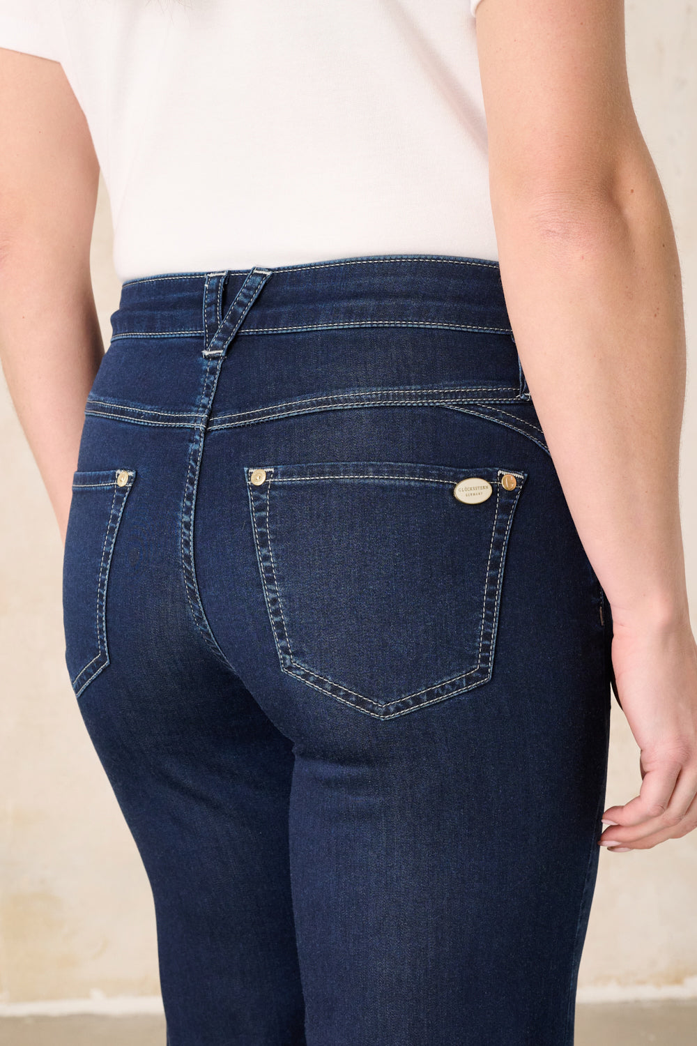 Clara – Flared Jeans in Sommersanft mit hoher Leibhöhe