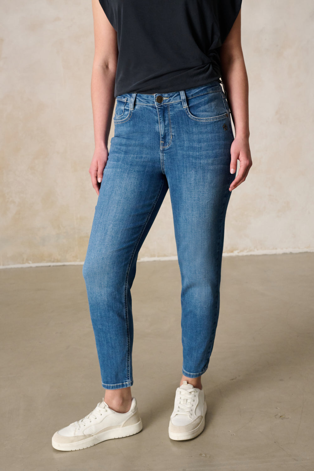 Serena -  Boyfriend Jeans in Nordseeblau mit hoher Leibhöhe