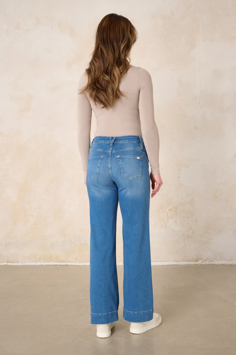 Clara – Flared jeans in blue-violet with a high waist