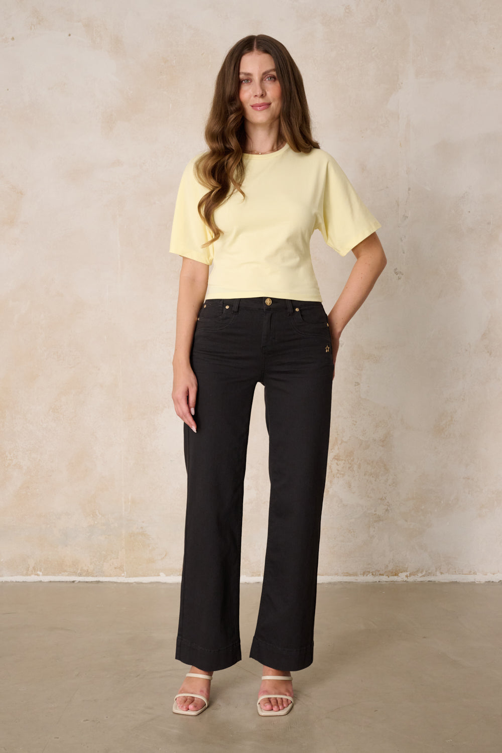 Clara Wide Leg Jeans – Schwarzbraun & Soft Denim, hohe Leibhöhe
