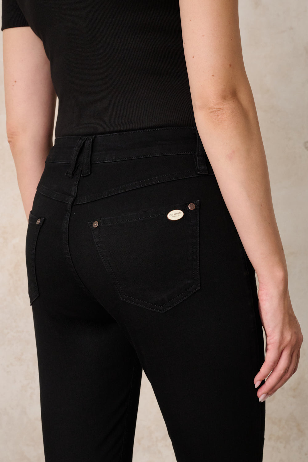 Laura Skinny Fit Jeans – Mandelschwarz & Soft Denim, hohe Leibhöhe