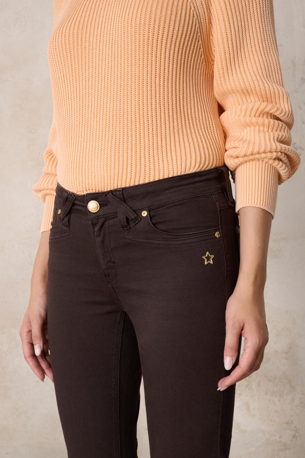 Melina Bootcut Hose - Edelbraun & Baumwoll-Stretch, mittlere Leibhöhe