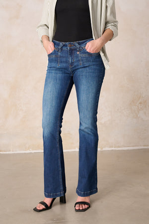 Melina – Bootcut Jeans in Donaublau with a mid-rise waist